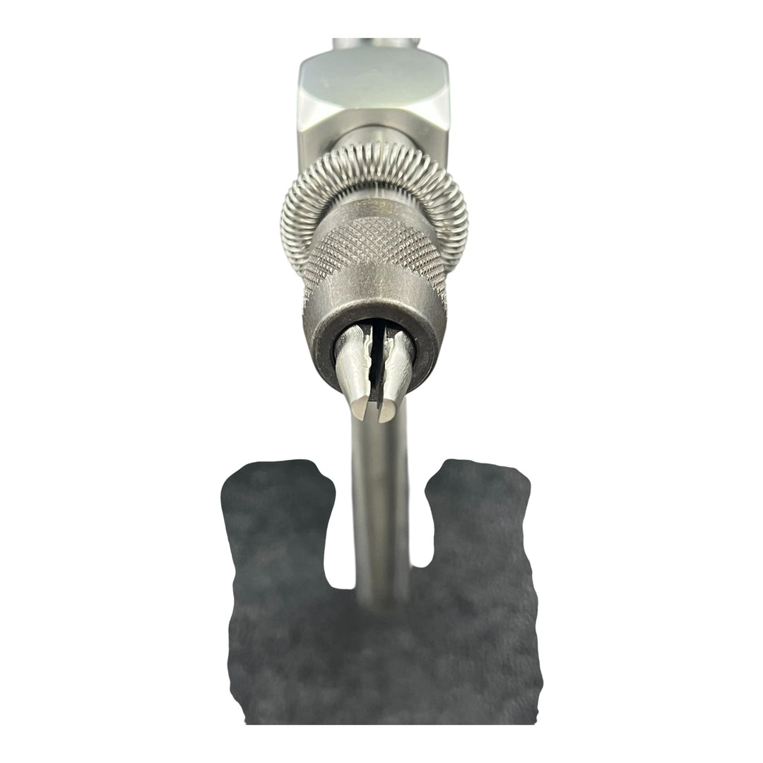 Dyna-King Kingfisher Pedestal Vise w/ Standard and Midge Jaw